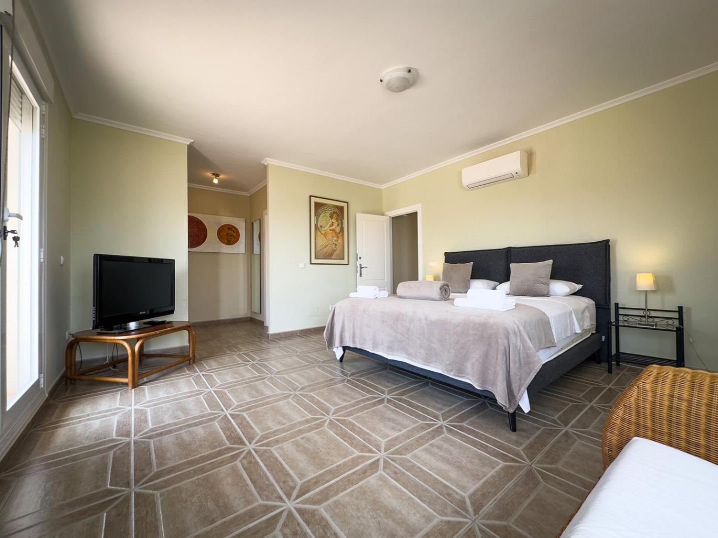 Frontline Beach Villa Playa Flamenca Orihuela Exterior photo